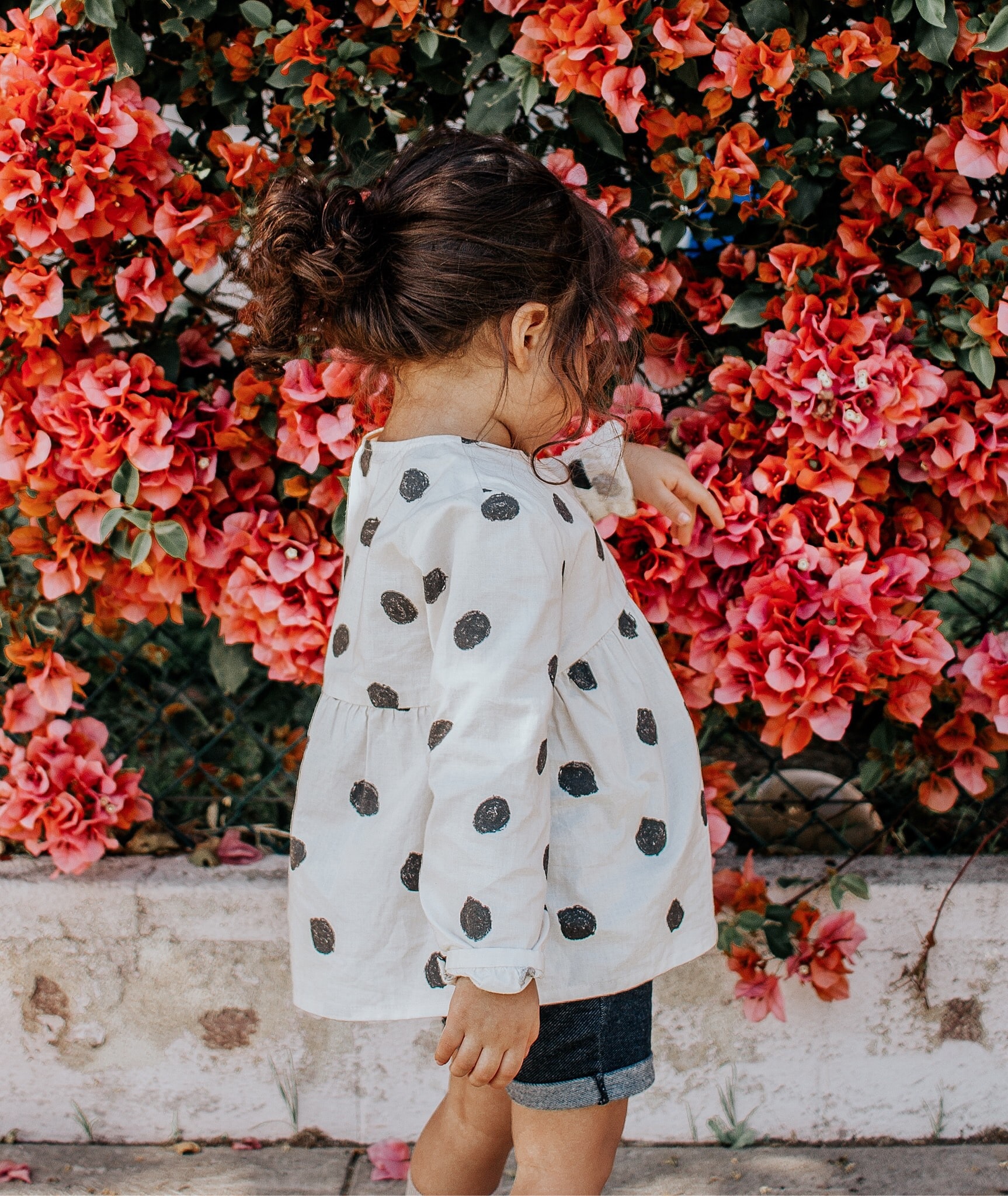 Picture of a girl wearing second hand kids clothes in Melbourne