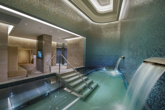 Picture of the Aqua Retreat which is free to enter when you purchase Crown spa packages