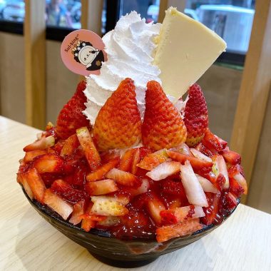 Picture of a Strawberry Bingsu at Sulbing Premium Cafe in Melbourne