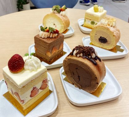 Picture of Sulbing Premium Cafe desserts, including shortcake and slice cake