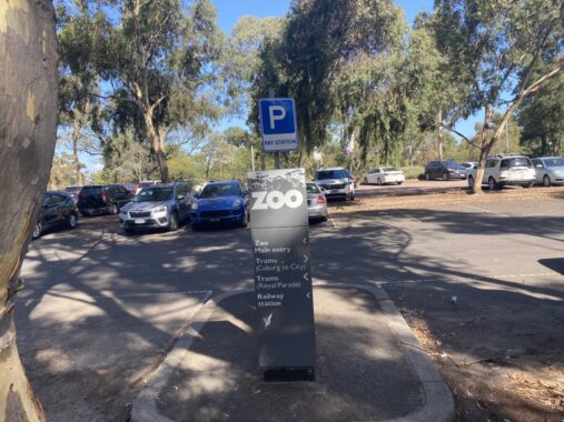 Picture of the Melbourne Zoo parking signage around the outside of the zoo premises