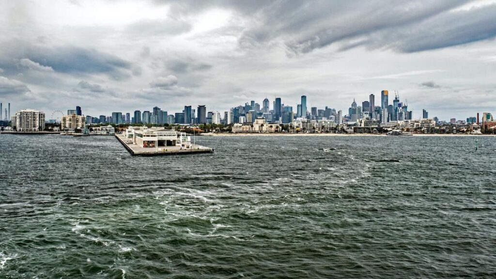 Picture of a Melbourne boating trip departing from Geelong and heading to Melbourne city